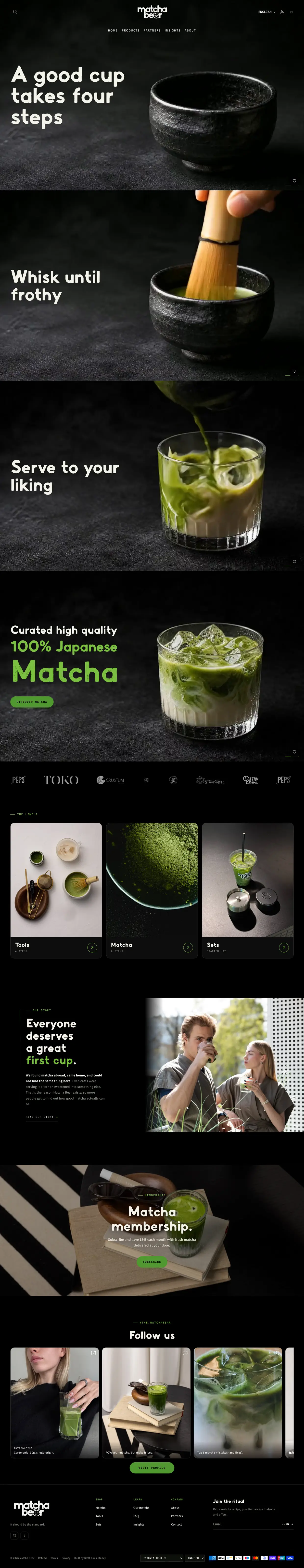 Matcha Beari avaleht arvutiekraanil: neli valmistamise sammu, tööriistad, matcha ja komplektid, brändi lugu, püsitellimuse pakkumine ja fotovoog.